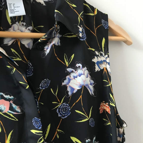 H&M - 8$ Flowy black top - 8 - Picture 2 of 5